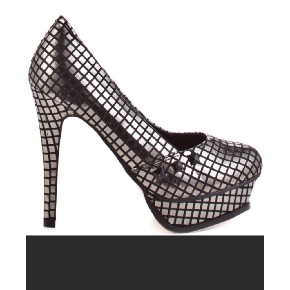 New Iron Fist Heavy Metal Platform size 5-$25